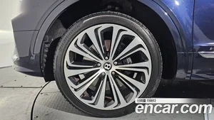 Bentley Bentayga, 2022 — миниатюра 4