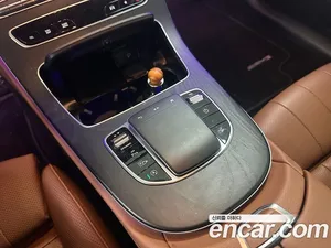 Mercedes-Benz E-Class, 2023 — миниатюра 13