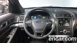 Ford Explorer, 2019 — миниатюра 13