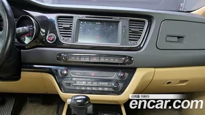 Kia Carnival, 2015 — миниатюра 19