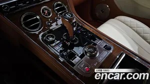 Bentley Continental, 2022 — миниатюра 9