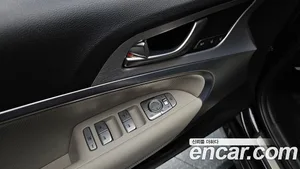 Genesis G70, 2020 — миниатюра 16