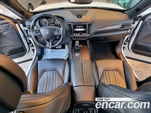 Maserati Levante, 2022 — миниатюра 5