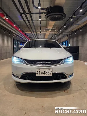 Chrysler 200, 2015 — миниатюра 1