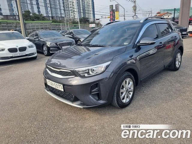 Kia Stonic, 2018 — фото автомобиля из Кореи