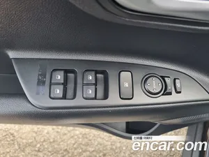 Kia Stonic, 2018 — миниатюра 12