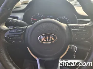 Kia Stonic, 2018 — миниатюра 18