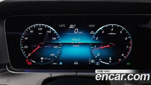 Mercedes-Benz E-Class, 2022 — миниатюра 8
