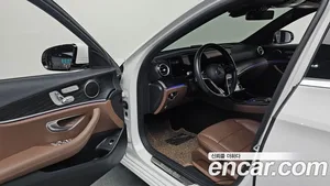 Mercedes-Benz E-Class, 2022 — миниатюра 10