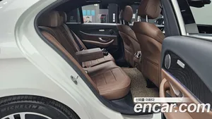 Mercedes-Benz E-Class, 2022 — миниатюра 12