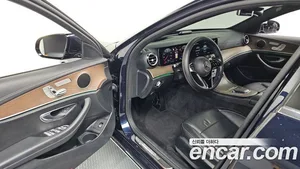 Mercedes-Benz E-Class, 2022 — миниатюра 10