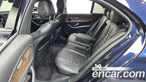 Mercedes-Benz E-Class, 2022 — миниатюра 11