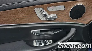 Mercedes-Benz E-Class, 2022 — миниатюра 12