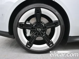 Porsche Taycan, 2025 — миниатюра 5