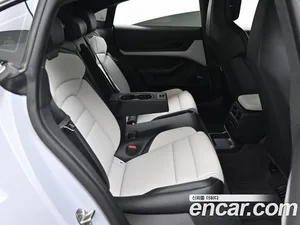 Porsche Taycan, 2025 — миниатюра 12