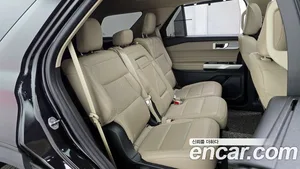 Ford Explorer, 2021 — миниатюра 13