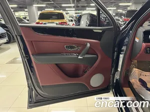 Bentley Bentayga, 2020 — миниатюра 7