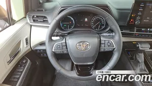 Toyota Sienna, 2023 — миниатюра 13