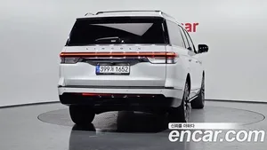 Lincoln Navigator, 2023 — миниатюра 4