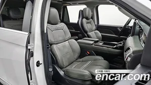 Lincoln Navigator, 2023 — миниатюра 10