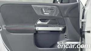 Mercedes-Benz GLB-Class, 2022 — миниатюра 15