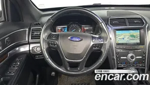 Ford Explorer, 2018 — миниатюра 13