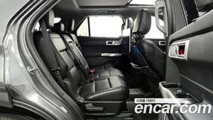 Ford Explorer, 2021 — миниатюра 12