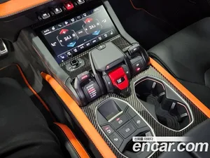 Lamborghini Urus, 2025 — миниатюра 9