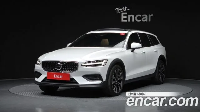 Volvo V60, 2023 — фото автомобиля из Кореи