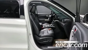Ford Explorer, 2021 — миниатюра 10
