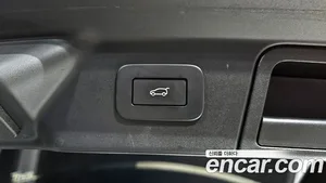Land Rover Range Rover Velar, 2023 — миниатюра 18