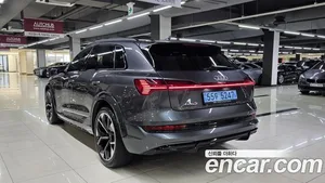 Audi e-tron, 2022 — миниатюра 5