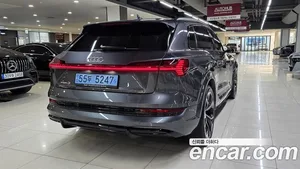Audi e-tron, 2022 — миниатюра 6