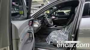 Audi e-tron, 2022 — миниатюра 9