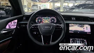 Audi e-tron, 2022 — миниатюра 11