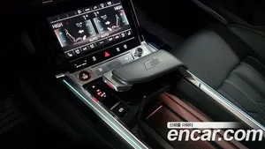 Audi e-tron, 2022 — миниатюра 16