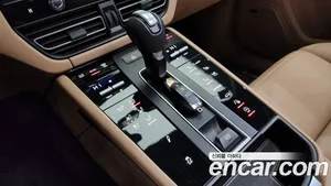 Porsche Macan, 2022 — миниатюра 9