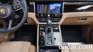 Porsche Macan, 2022 — миниатюра 15