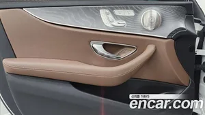 Mercedes-Benz E-Class, 2023 — миниатюра 15