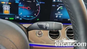 Mercedes-Benz E-Class, 2023 — миниатюра 19