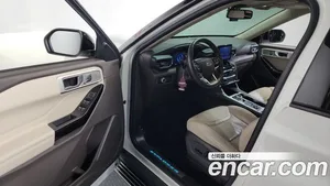 Ford Explorer, 2021 — миниатюра 10