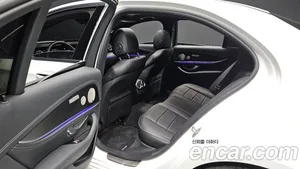 Mercedes-Benz E-Class, 2022 — миниатюра 19