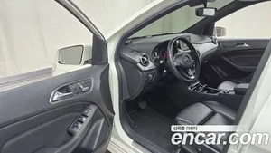 Mercedes-Benz B-Class, 2018 — миниатюра 10