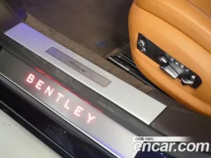 Bentley Flying Spur, 2023 — миниатюра 16