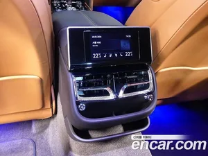 Bentley Flying Spur, 2023 — миниатюра 17