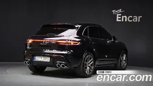 Porsche Macan, 2023 — миниатюра 2