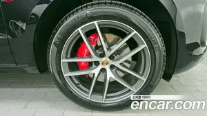 Porsche Macan, 2023 — миниатюра 5