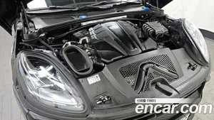 Porsche Macan, 2023 — миниатюра 6