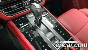 Porsche Macan, 2023 — миниатюра 9