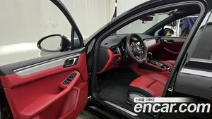 Porsche Macan, 2023 — миниатюра 10
